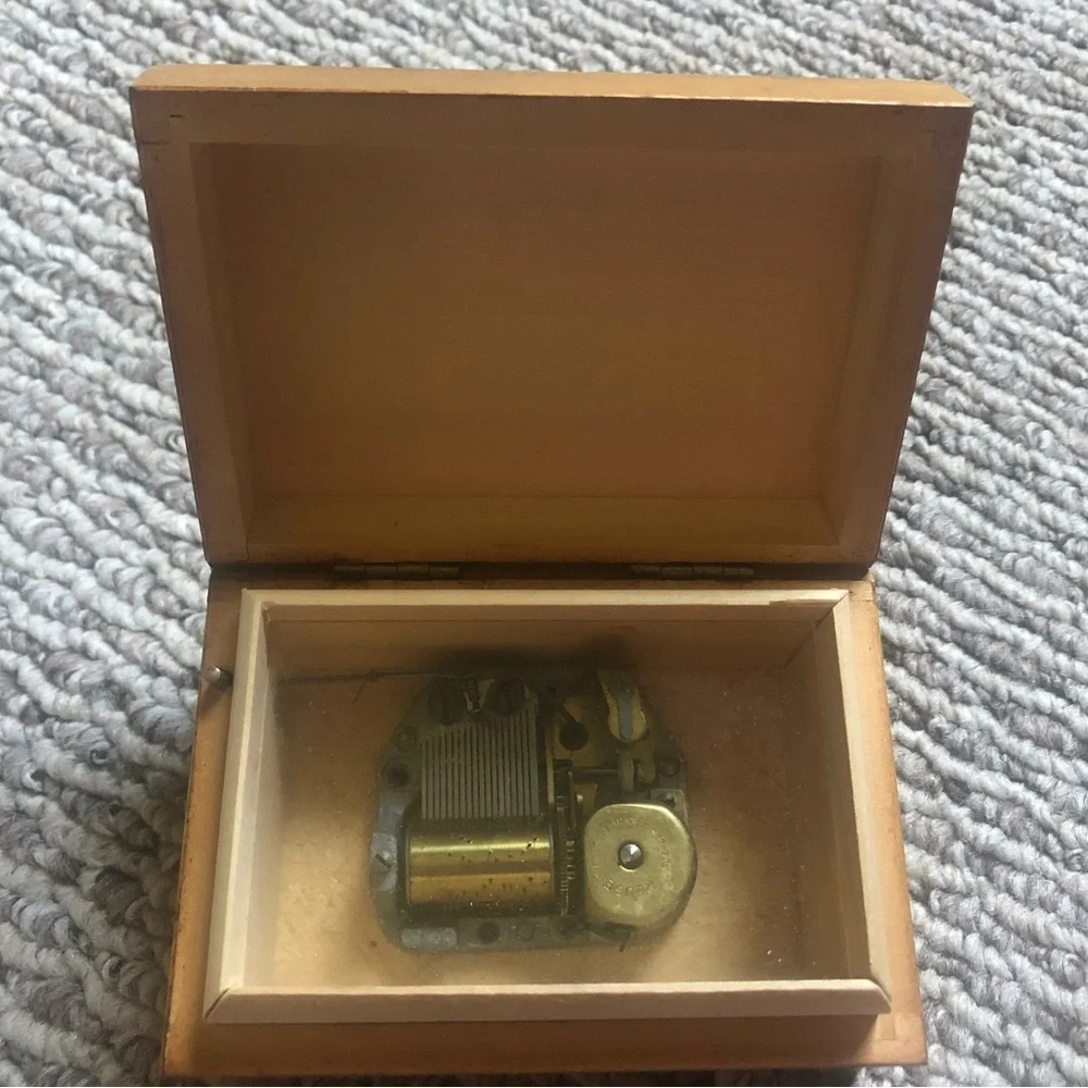 Vintage REUGE Swiss Made Musical Box - Picture 12 of 14